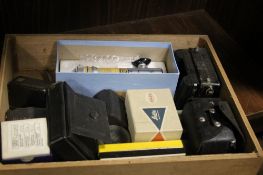 A TRAY OF ASSORTED CAMERAS AND ACCESSORIES