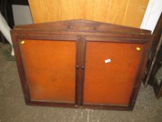 A VINTAGE OAK GLAZED NOTICE BOARD W-99 CM