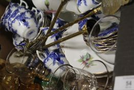 TRAY OF ASSORTED CHINA AND GLASSWARE ETC TO INCLUDE BLUE AND WHITE TEAWARE, A MINTON CABINET