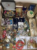 A TRAY OF ASSORTED COSTUME JEWELLERY ETC
