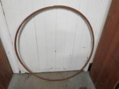 A LATE 18TH / 19TH CENTURY CHILD'S WOODEN HOOP