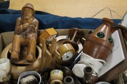 A TRAY OF ASSORTED TREEN AND METALWARE ETC., TO INCLUDE A VINTAGE HEATMASTER CRUET SET, POLISHED