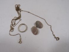 A SINGLE HALLMARKED 9CT GOLD CUFFLINK - APPROX 4.1g, A GEMSET BAND A/F MARKED 375 AND A 375 GOLD