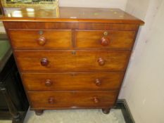 A VICTORIAN MAHOGANY FIVE DRAWER CHEST W-95 CM