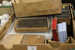 A GOOD QUANTITY OF VINTAGE PHOTOGRAPHIC NEGATIVE PLATES / SLIDES ETC
