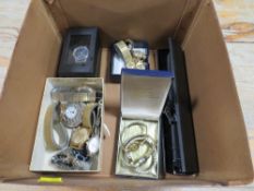 A BOX OF ASSORTED MODERN AND VINTAGE WRISTWATCHES ETC TO INC SEKONDA, ROAMER ETC