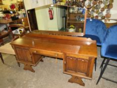 AN OAK LINENFOLD DRESSING TABLE W-153 CM
