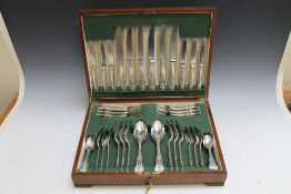 A SIX PLACE SETTING CANTEEN OF HALLMARKED SILVER KINGS PATTERN CUTLERY BY CHAWNER & CO, having