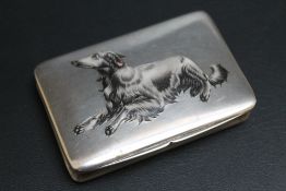 A SILVER PLATE AND ENAMEL SNUFF BOX WITH DOG DECORATION, W 7.5 cm