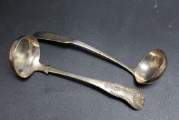 A HALLMARKED SILVER OAR PATTERN TODDY LADLE BY JAMES MCKENZIE II - EDINBURGH 1815, L 15 cm, together