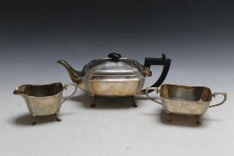 A HALLMARKED SILVER THREE PIECE TEA SERVICE BY JOSEPH GLOSTER LTD - BIRMINGHAM 1935, approx combined