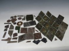 A COLLECTION OF APPROXIMATELY FIFTY ASSORTED LATE 18TH / EARLY 19TH CENTURY LEADED GLASS WINDOW