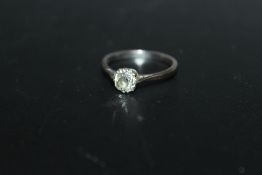 AN 18CT WHITE GOLD DIAMOND SOLITAIRE RING, the diamond being an estimated 1 carat, approx weight 2.