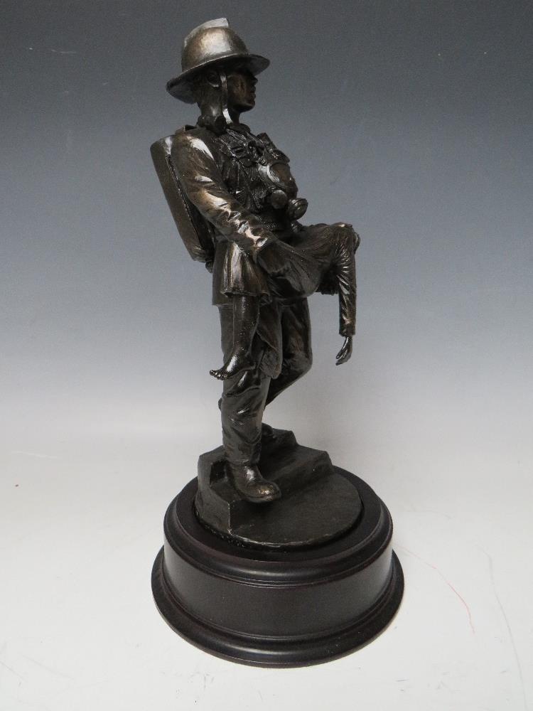 A BALLANTYNES OF WALKERBURN MODERN RESIN FIREMAN WITH CHILD FIGURE - Image 4 of 6