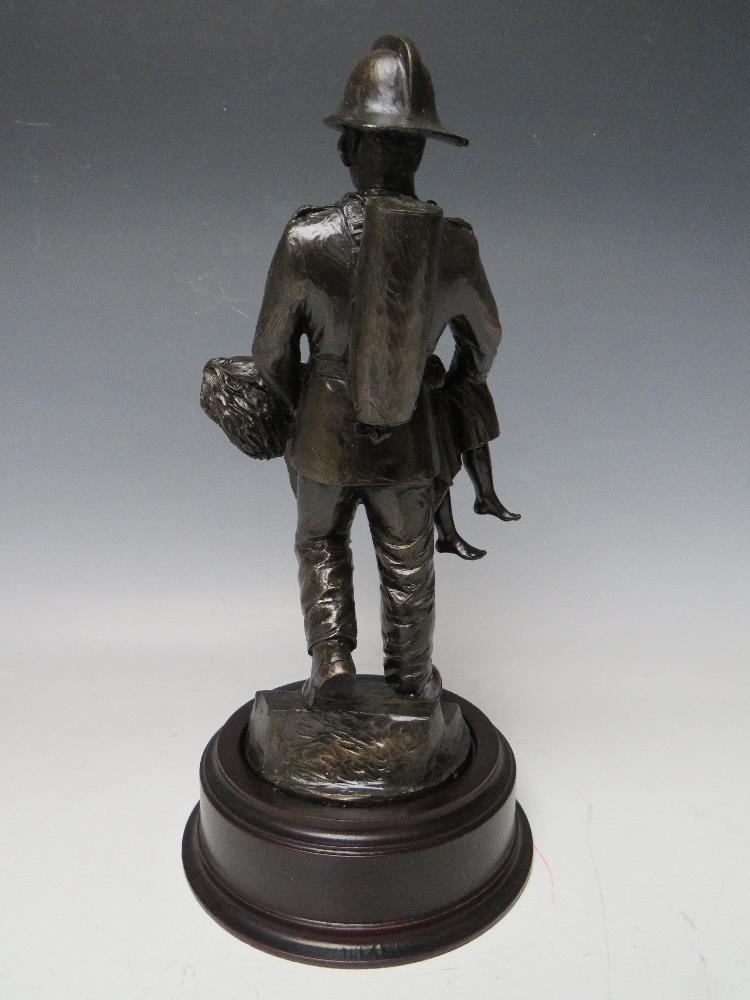 A BALLANTYNES OF WALKERBURN MODERN RESIN FIREMAN WITH CHILD FIGURE - Image 5 of 6