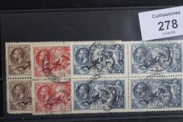 S.G.450/2 1934, re-engraved seahorses in FU block of 4