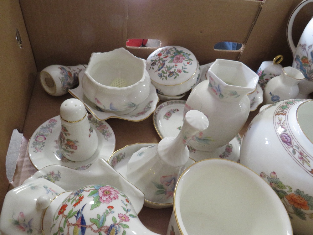 TWO TRAYS OF WEDGWOOD 'KUTANI CRANE' PATTERN COFFEE SET, DECORATIVE VASES, TRINKETS ETC - Image 4 of 7