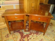 A PAIR OF MODERN LAMP TABLES WITH SINGLE DRAWERS W-55 CM (2)