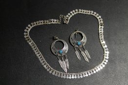 A SILVER COLLARETTE NECKLACE AND LARGE SILVER EARRINGS