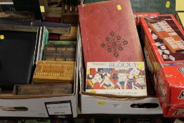 TWO TRAYS OF VINTAGE GAMES TO INCLUDE A CRIBBAGE BOARDS, FEATHER FLIGHT DARTS ETC