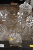 A TRAY OF ASSORTED GLASSWARE ETC TO INCLUDE DECANTERS, FRUIT BOWL AND ETCHED GOLF PRESENTATION