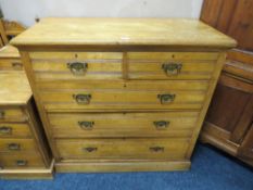 AN EDWARDIAN OAK CHEST OF FIVE DRAWERS W-107 CM