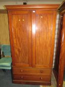 A SMALL VICTORIAN MAHOGANY PRESS/WARDROBE H-194 W-110 CM