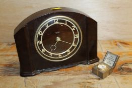 A VINTAGE SMITHS BAKELITE MANTLE CLOCK TOGETHER WITH A MINIATURE CLOCK