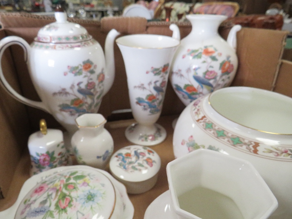 TWO TRAYS OF WEDGWOOD 'KUTANI CRANE' PATTERN COFFEE SET, DECORATIVE VASES, TRINKETS ETC - Image 3 of 7