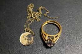 A HALLMARKED 9CT GOLD PENDANT - APPROX WEIGHT 1.8 G, TOGETHER WITH A FOLD OVER DRESS RING