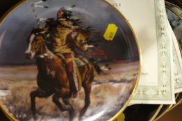 A TRAY OF FRANKLIN MINT COLLECTORS PLATES PLUS TWO WALL PLAQUES