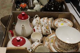 TWO TRAYS OF ASSORTED CERAMICS TO INCLUDE RETRO STYLE PALISSY TEA AND COFFEE POT 'RED REGATTA'