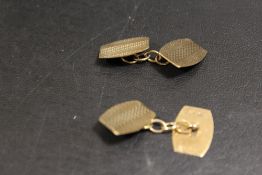 A PAIR OF 9CT GOLD CUFFLINKS
