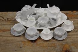 A CHILDS TEA SET