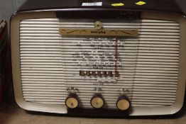 A VINTAGE MURPHY DECO STYLE RADIO