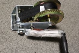 ***A DOUBLE GEAR STRAP WINCH**