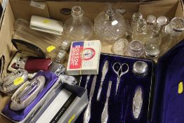 A TRAY OF ASSORTED COLLECTABLES TO INC HALLMARKED SILVER TOPPED DRESSING TABLE BOTTLES, CASED RONSON