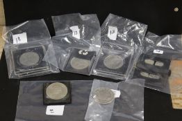 A SMALL SELECTION OF BRITISH COINAGE TO INCLUDE 50 PENCE PIECES