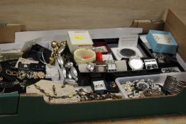 A TRAY OF MODERN COSTUME JEWELLERY TO INCLUDE WRIST WATCHES