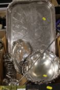 A TRAY OF ASSORTED SILVER PLATED WARE TO INC SWING HANDLED BASKET WITH FRUITING VINE, PIERCED