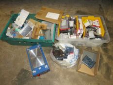 TWO TRAYS CONTAINING VARIOUS MOBILE PHONE REPAIR ACCESSORIES, SPARES AND TOOLS, TO INCLUDE A BOZAN