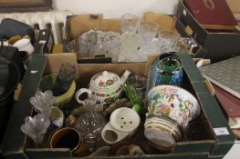 FOUR TRAYS OF ASSORTED CERAMICS AND GLASSWARE TO INCLUDE COMMEMORATIVE MUGS (TRAYS NOT INCLUDED)