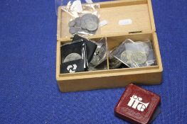 A COLLECTION OF ASSORTED COINS