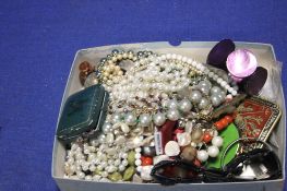 A BOX OF ASSORTED COSTUME JEWELLERY TO INCLUDE BRACELETS, BELT BUCKLE ETC