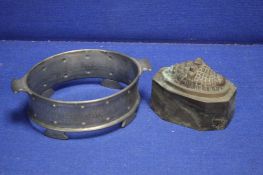 AN ANTIQUE COPPER JELLY MOULD AND A PEWTER DISH RING