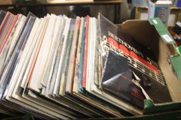 TRAY OF LP RECORDS TO INCLUDE CLASSICAL, EASY LISTENING ETC