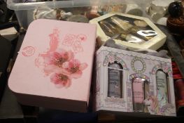 TRAY OF PERFUME SOAPS, BEAUTY GIFT SETS (TRAY NOT INCLUDED)