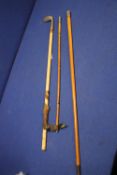 A VINTAGE GOLF CLUB, WALKING CANE AND SWAGGER STICK
