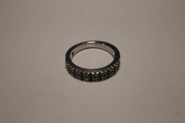 A VERA WANG LOVE 18CT SAPPHIRE SET LADIES RING