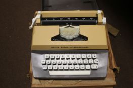 PETITE TYPEWRITER